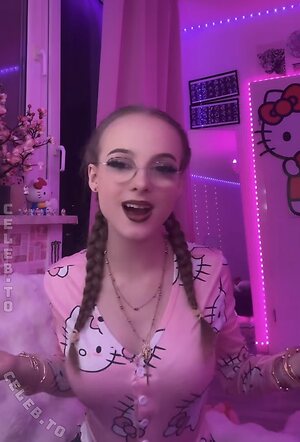 crystalmarykitty Nude Leaked Photo #66