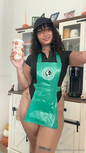 Curlybeanraver leaked photo #3