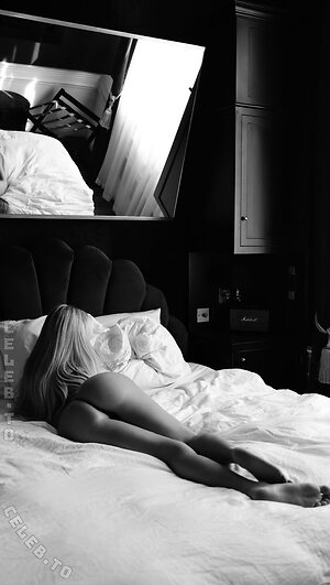 Curlyxox_ Nude Leaked Photo #3