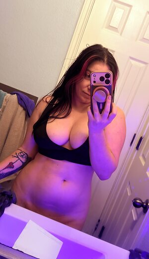 Curvyllama leaked photo #39