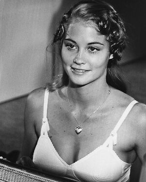 Cybill Shepherd leaked photo #4