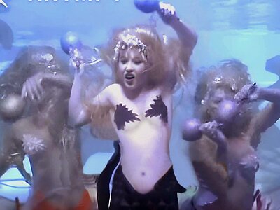 Cyndi Lauper leaked photo #9