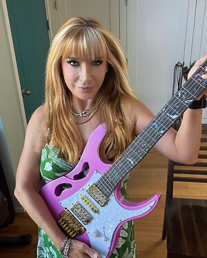 Cynthia Rothrock leaked photo #7