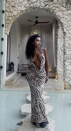 Dadou Nude Leaked Photo #12