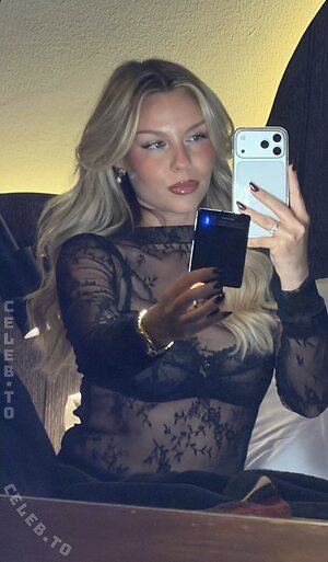 Dagi Bee Nude Leaked Photo #14