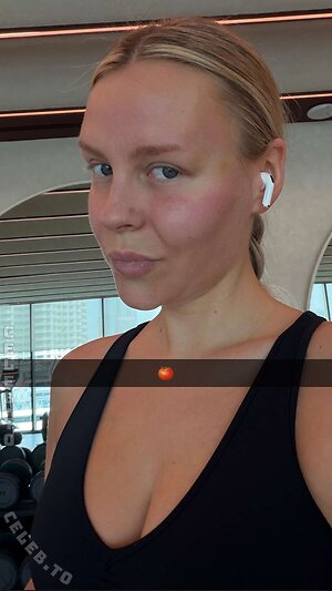 Dagi Bee Nude Leaked Photo #17