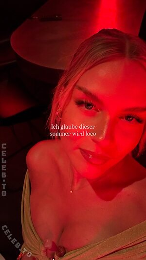 Dagi Bee Nude Leaked Photo #28