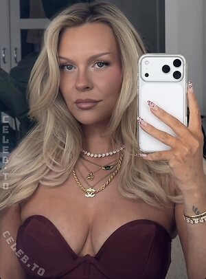 Dagi Bee photo