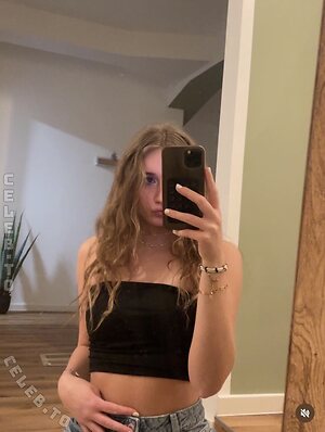 Daiiisy Nude Leaked Photo #3