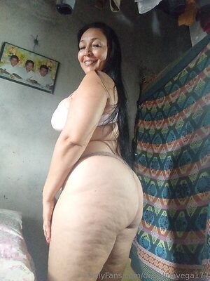 Dairalina Vega leaked photo #4