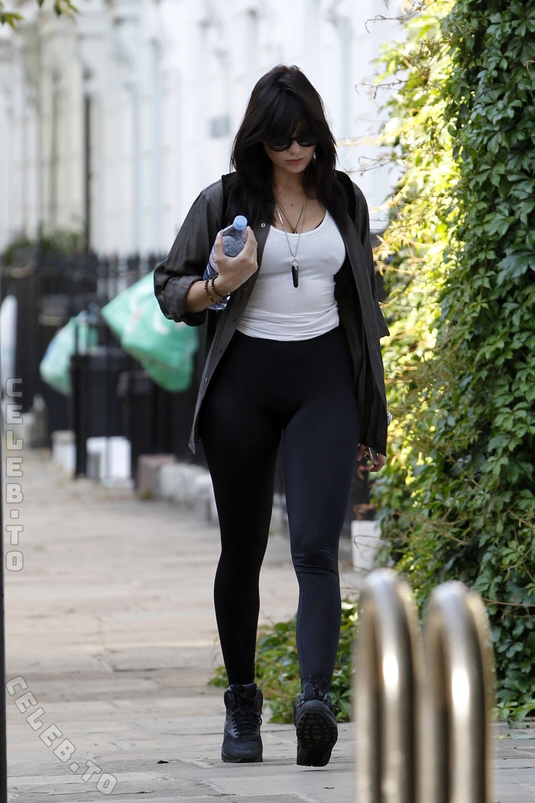 Daisy Lowe photo