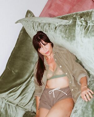 Daisy Lowe