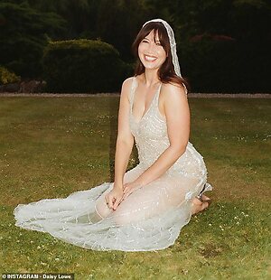 Daisy Lowe