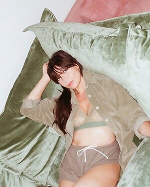 Daisy Lowe