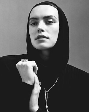 Daisy Ridley leaked photo #27