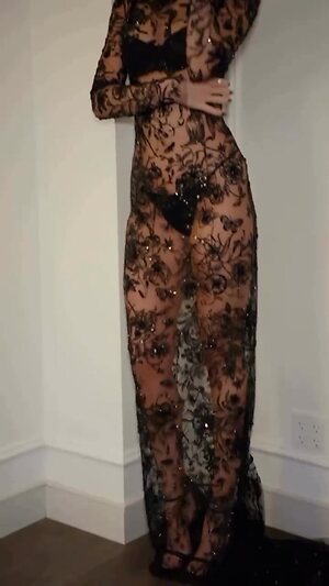 Dakota Johnson Hot leaked photo #27