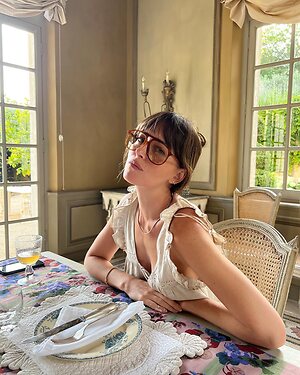 Dakota Johnson leaked photo #568