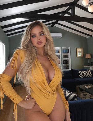Dana Hamm Nude Leaked Photo #38