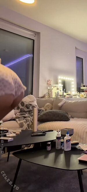 Dani Klieber Nude Leaked Photo #9