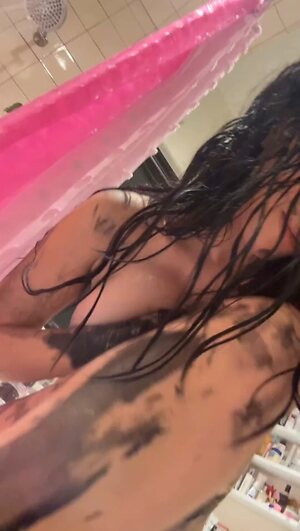 Dani Thorne leaked photo #15