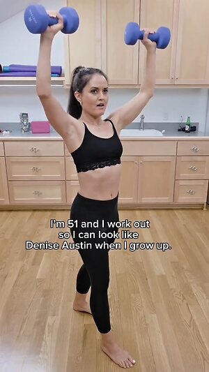 Danica McKellar Nude Leaked Photo #9