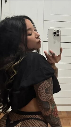 Daniela Li leaked photo #13