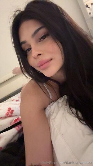 daniela.valeroo leaked photo #9