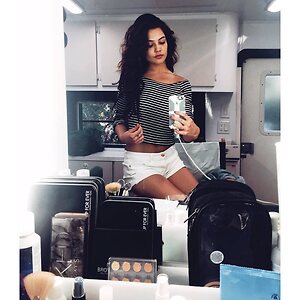 Danielle Campbell leaked photo #29