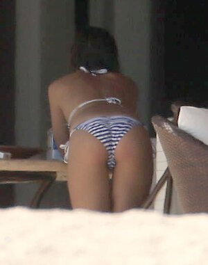 Danielle Campbell leaked photo #30