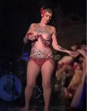 Danielle Colby-cushman leaked photo #6