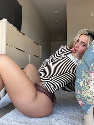 Danielle Cooper leaked photo #37