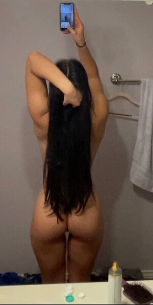 Danielle Mcfadden leaked photo #5