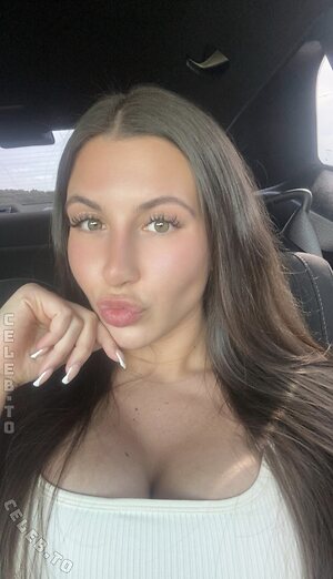 Danielle Newberry Nude Leaked Photo #4