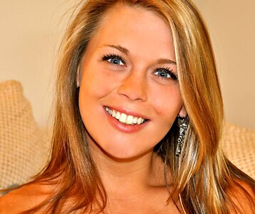 Danielle Perryman leaked photo #11