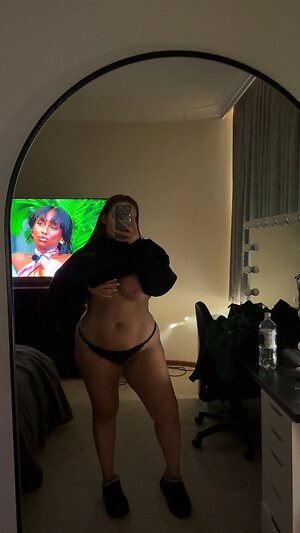 Danielle leaked photo #3
