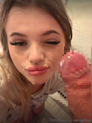 Danyelkax Nude Leaked Photo #3