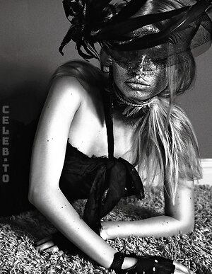 Daphne Groeneveld Nude Leaked Photo #7