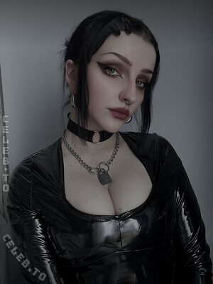 darkhoromi photo