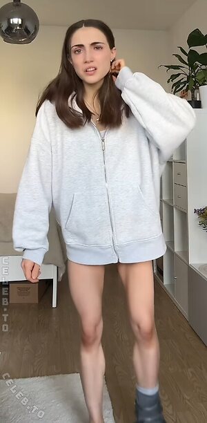 Dasha Bergmann Nude Leaked Photo #7