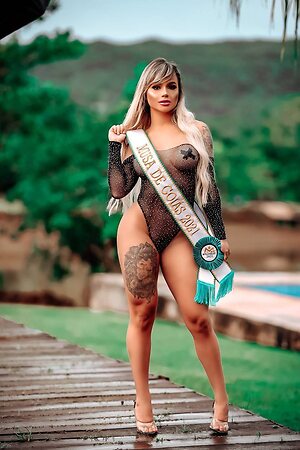 Débora Julia leaked photo #41