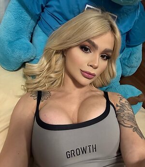 Débora Julia leaked photo #83