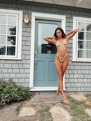 Debbie St Pierre leaked photo #35