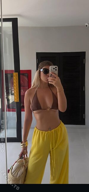 Deeanaofficial Nude Leaked Photo #9