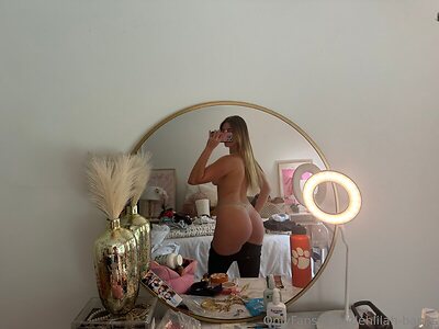 dehlilah-banks leaked photo #4