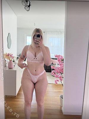 deineemilia Nude Leaked Photo #261