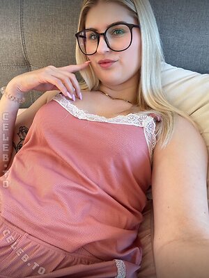 deineemilia Nude Leaked Photo #289