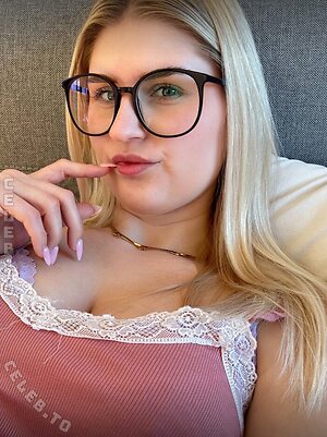 deineemilia Nude Leaked Photo #290
