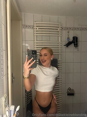 deinekleineblondine photo