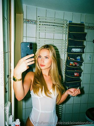 deinekleineblondine photo
