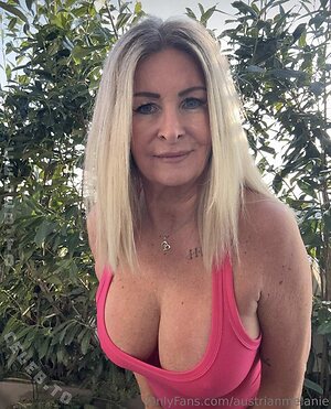 deinmelinchenx Nude Leaked Photo #42